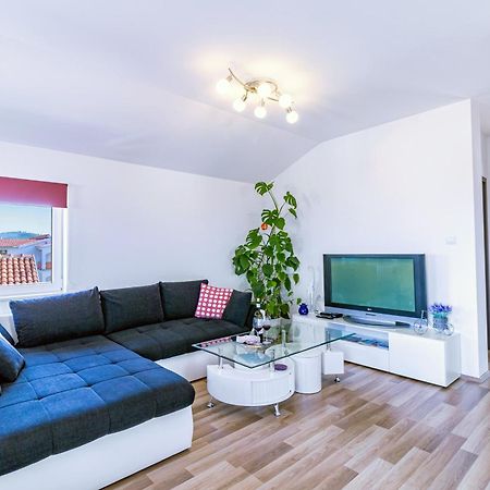 Apartments With A Parking Space Bilice, Krka - 13545 シベニク 部屋 写真